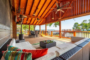 Lakefront Getaway 360 Water View Party Deck